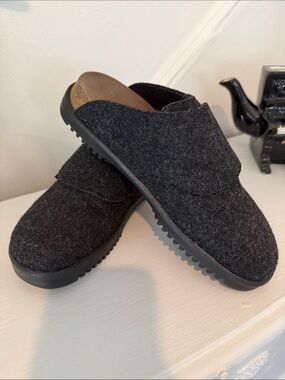 Betula by Birkenstock Charcoal Gray Wool Clogs | Size 40 (W 9-9.5 / M 7)